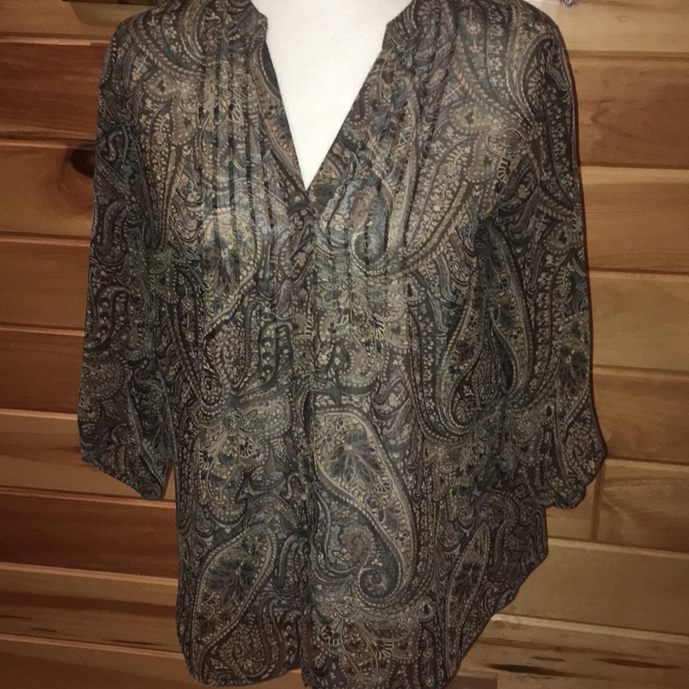 Liz Claiborne sheet paisley button down blouse